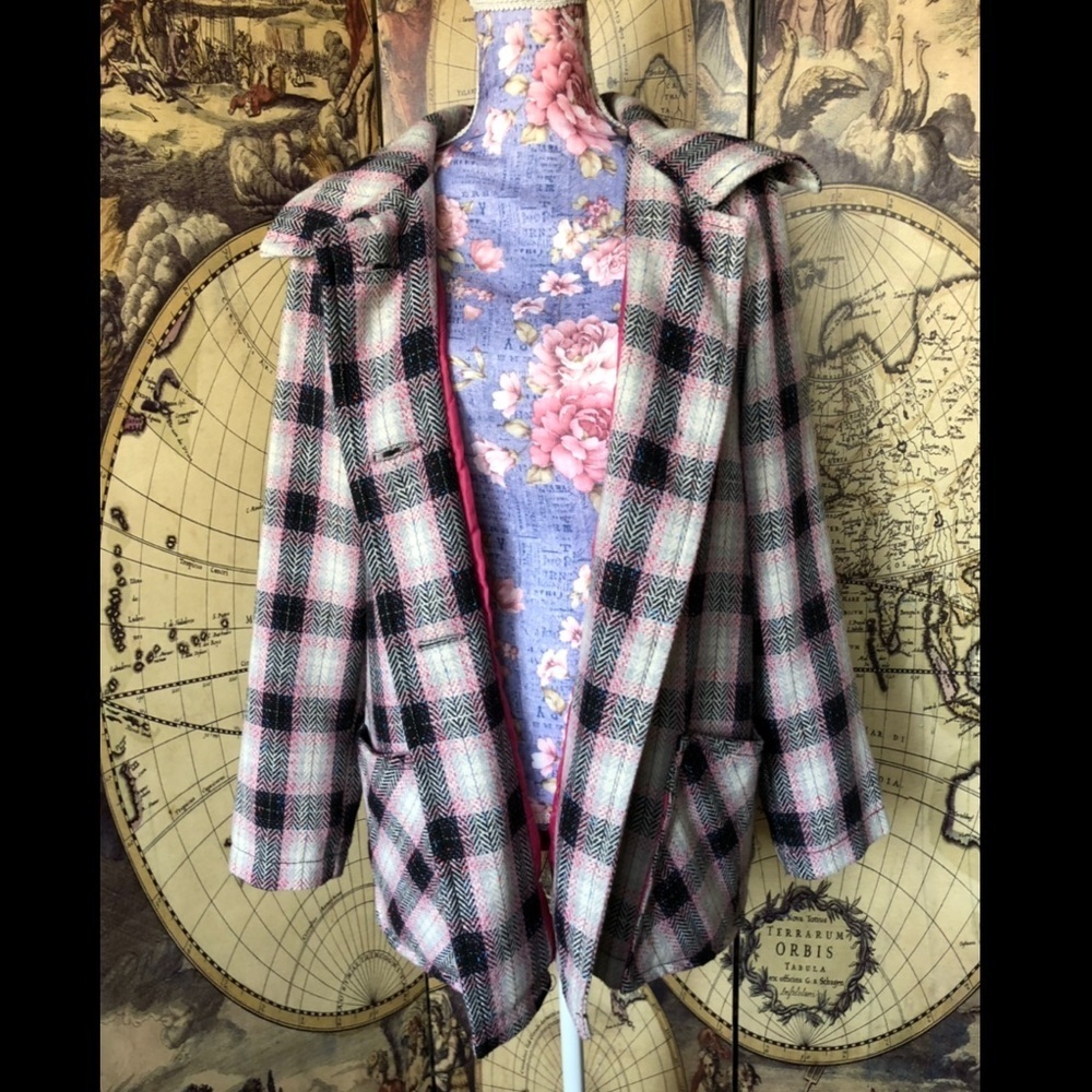 Sashimi Pink plaid peacoat. Size M - Picture 2 of 6